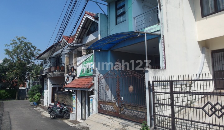Rumah di Hasan Saputra Turangga Bandung Dekat Tsm