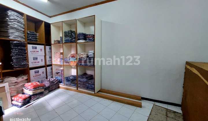 Spacious House on Pahlawan Main Road, Bandung. Suitable for Office, Business, or Residential Use. 2