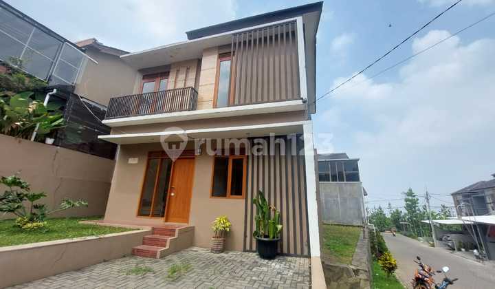 Rumah Hoek di Pesona Bali Ciwaruga Bandung Barat