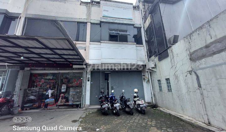 Di Jual -- Di Sewa Segera  Tempat Usaha  Strategis Jalan Sidomukti 99 G ( Dekat Taman Makam Pahlawan) . 3 Lantai 1