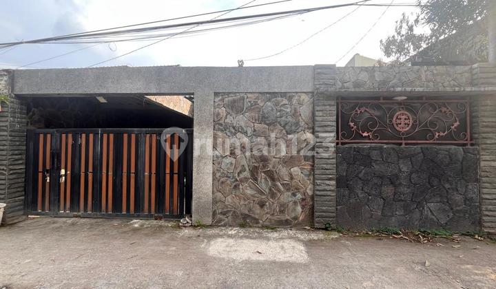 Ready-to-Live House in Tirtawangi Ciganitri. Location Very Close to Stt Telkom Campus and Buah Batu Toll Road.