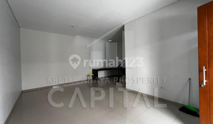 Rumah 2 Lantai Bagus Unfurnished SHM di Sariwangi, Bandung 2