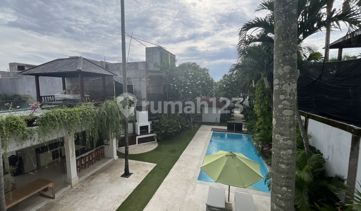 A Spacious 3 En-suite Bedrooms Villa In Brawa Canggu , 5 Mins Walking Distance To The Beach,