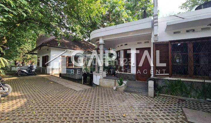  Rumah Tengah Kota Heritage Belanda Di  Dago Bandung 1