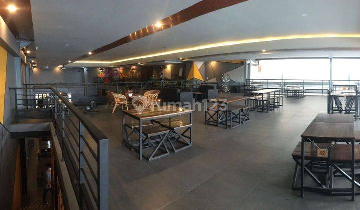 Bangunan ex Cafe di Jl. Terusan kopo Baru