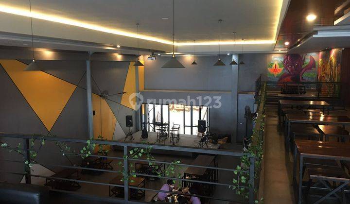Bangunan ex Cafe di Jl. Terusan kopo Baru