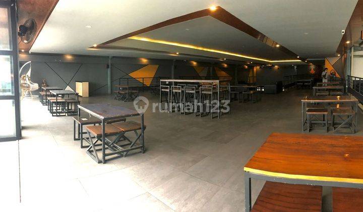 Bangunan ex Cafe di Jl. Terusan kopo Baru