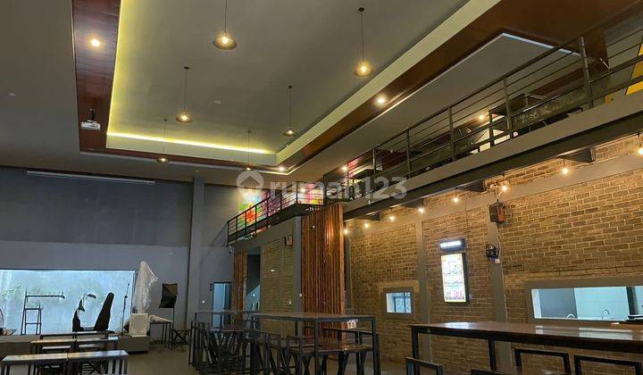 Bangunan ex Cafe di Jl. Terusan kopo Baru