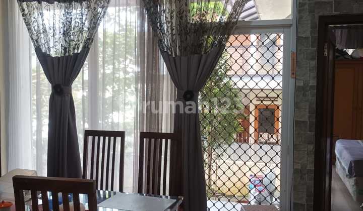 Rumah Cantik di Sayap Dago