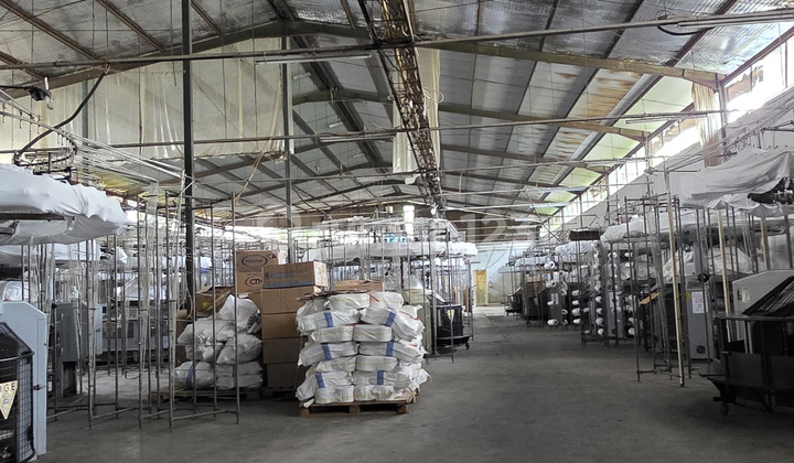 Ready-to-Wear Knitting Factory in Leuwigajah Still Producing Near Baros Toll Road