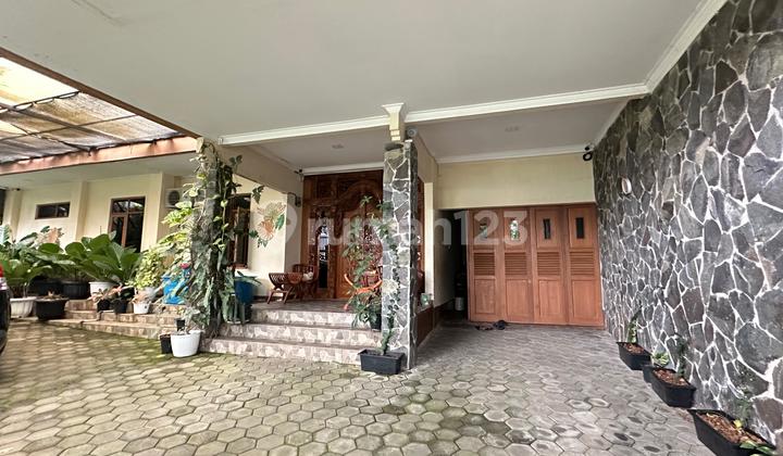 Semi Furnished Comfortable House in Pasteur 1