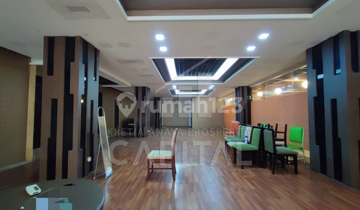Disewakan Ruang Usaha Lux di Cihampelas Disewakan Ruang Usaha Lux di Cihampelas