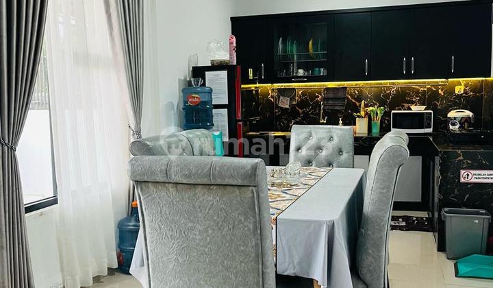 House With Swimming Pool in Setiabudi Regency 2