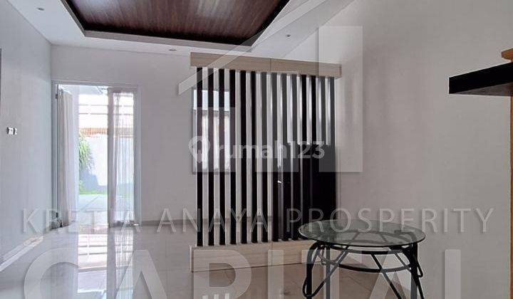 Rumah 2 Lantai Bagus Unfurnished SHM di Sukasari, Bandung 2