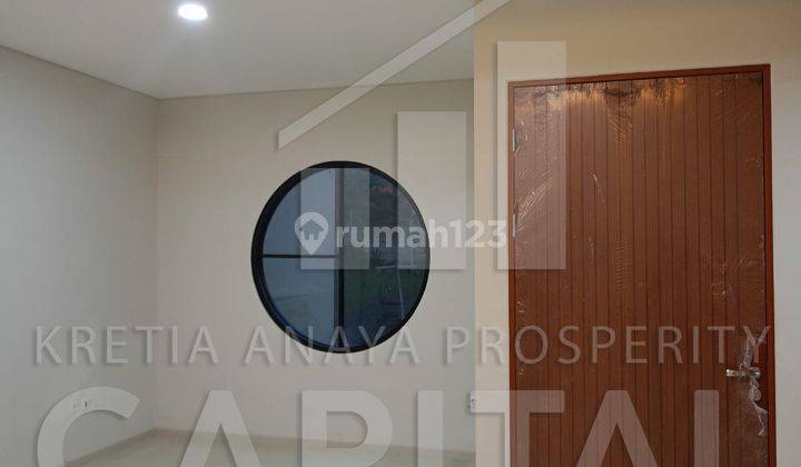 Rumah 2 Lantai Bagus Unfurnished HGB di Setra Duta, Bandung 2