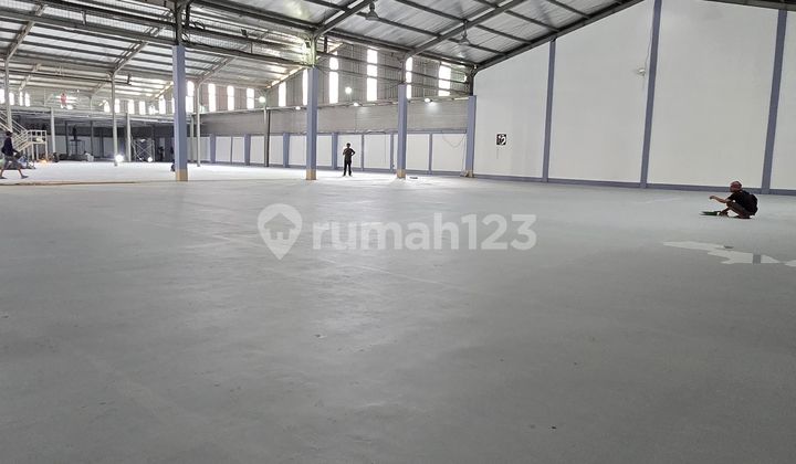 Ready-to-Use Strategic Warehouse on Main Road Soekarno Hatta Ready-to-Use Strategic Warehouse on Main Road Soekarno Hatta