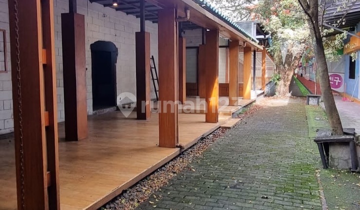 Ruang-Usaha di Sayap Dago 1100.0 M² Ruang-Usaha di Sayap Dago 1100.0 M²