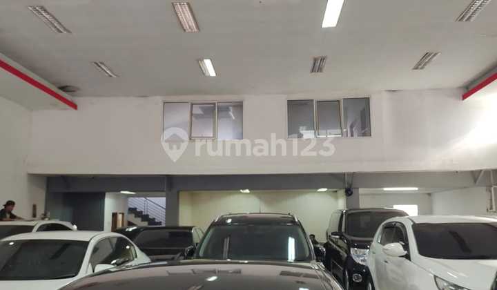 Business Space Ex Showroom in Bandung City