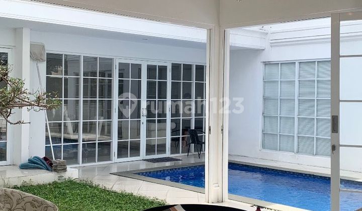 Luxurious Beautiful American Classic Home Di Cluster Ter-eksklusif Rambut Kasih Di Kota Baru Parahyangan.