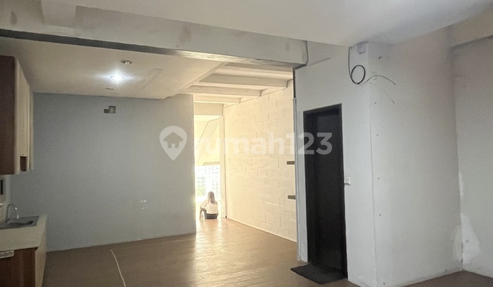 Strategic House Near Setra Sari Mall Suitable for Office and Residence 2