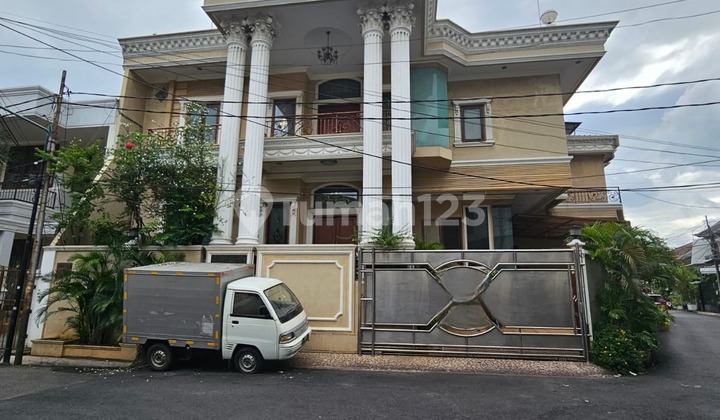 Rumah Mewah Hoek U di Jelambar Kavling Polri