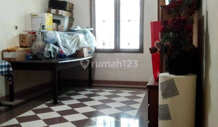 Rumah Taman Royal 1 di Cipondoh Tangerang Lokasi Strategis  2