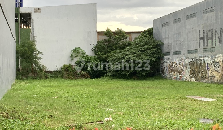 Ready-to-Use Land Plots in Graha Raya, South Tangerang Negotiable Ready-to-Use Land Plots in Graha Raya, South Tangerang Negotiable