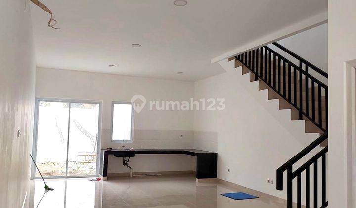 Dijual Rumah Baru 170m2 2 Lantai Kondisi Baru, di Kav.dki, Jakbar 1