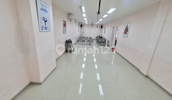 Attached Shop House in Gading Serpong Tangerang Fully Renovated Attached Shop House in Gading Serpong Tangerang Fully Renovated
