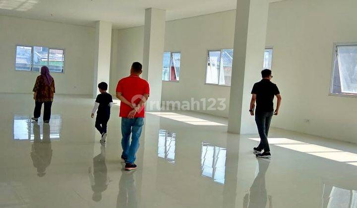 Gedung Perkantoran 5,5 Lantai 2107m2 Siap Pakai di Jakarta Timur 2