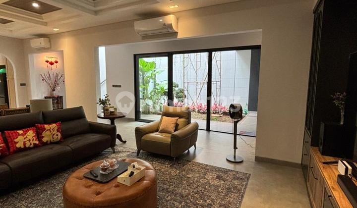 Rumah Mewah 300M2 2 Lantai Furnished Siap Huni di Pik 2