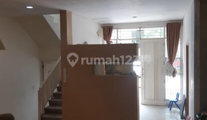 Rumah Golf Lake Residence SHM Bagus 8X18 Cengkareng