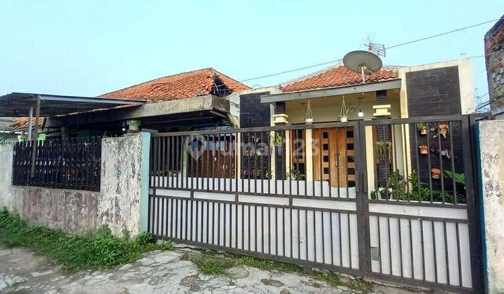 RUMAH DENGAN TANAH LUAS & MURAH DI DEPOK
Lokasi Strategis  1