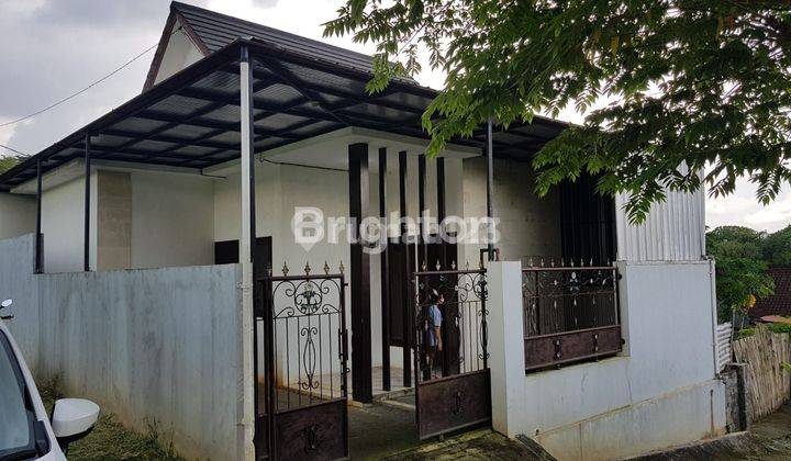 STURDY MINIMALIST HOUSE JL. ANYELIR - BONGAN 1