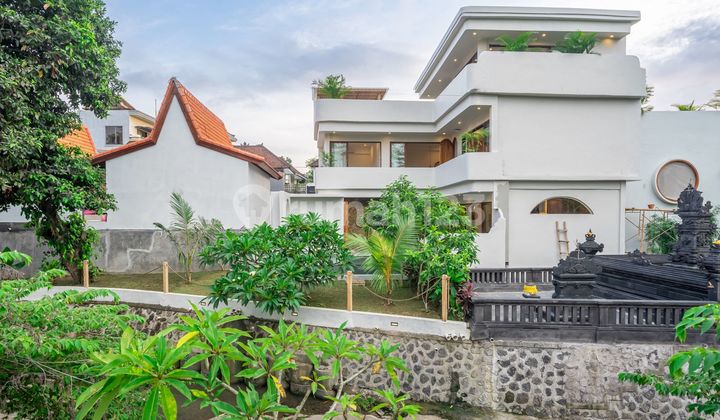 Introducing Beautifull Elegant Villa Located At Jalan Batu Mejan In The Serene Padang Linjong Canggu Introducing Beautifull Elegant Villa Located At Jalan Batu Mejan In The Serene Padang Linjong Canggu