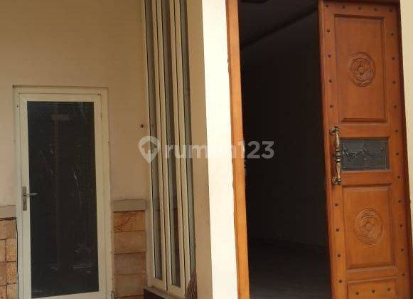 Rumah Cantik 3 Lantai Harga Mumer 1