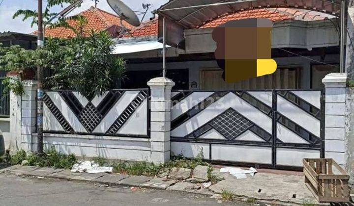 Rumah 2 Lantai Di Raya Kedung Baruk 1