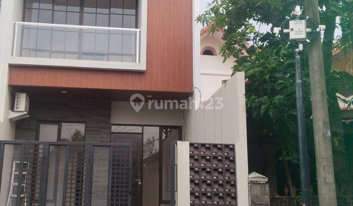 Rumah 2 Lantai Mepet Merr Semi Furnish Lokasi Terbaik Di Rungkut 1