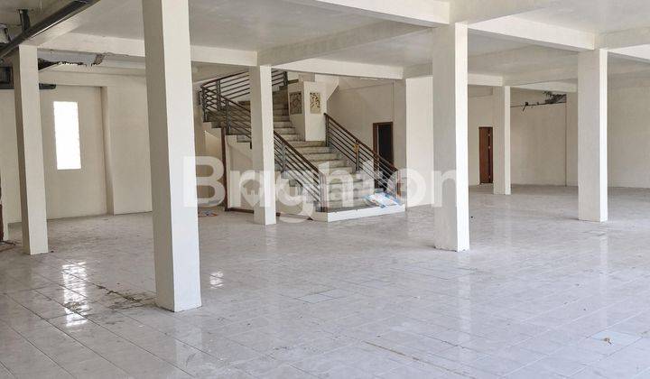 Gedung Ex-clinic dengan Parkiran yang Luas di Bypass Sanur 2