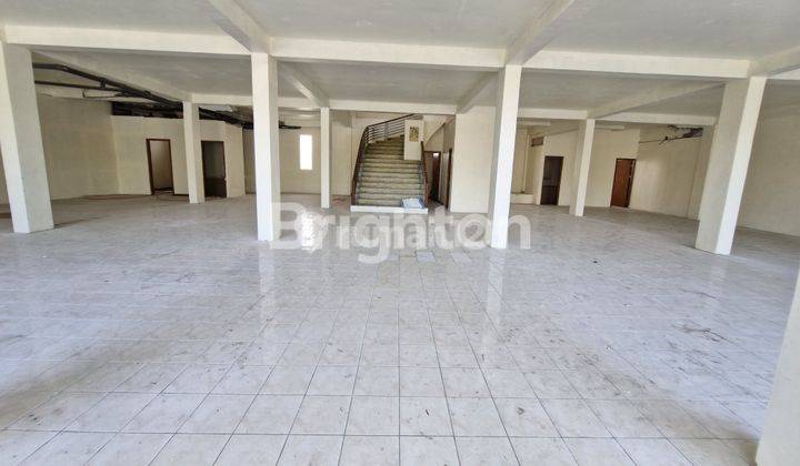 Gedung Ex-clinic dengan Parkiran yang Luas di Bypass Sanur 1