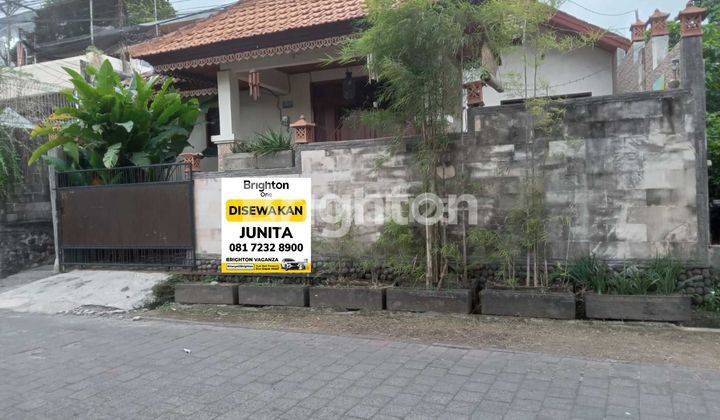 Modern Minimalist Villa di Jl Perum Kesambi Full Furnished 1