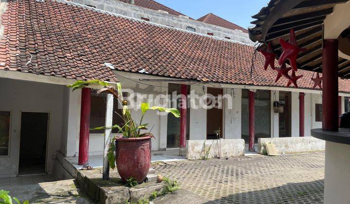 Toko 1 Lantai Bonus Gudang, Bisa Untuk Showroom Halaman Luas. Dekat dengan Seminyak, Gatsu Barat dan Dalung 1