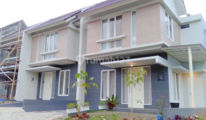 RUMAH MODERN 2 LANTAI 2 KAMAR CITRALAND 1