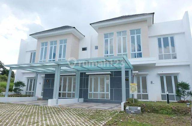 Rumah Dua Lantai Modern Minimalis Lokasi Exclusive Dan Asri  1