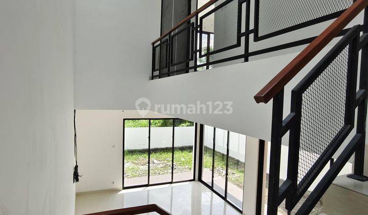 Rumah 2 Lantai Siap Huni Tinggal Bawa Barang 2