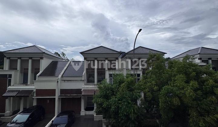 DIJUAL RUMAH MEWAH 3 LANTAI DI CLUSTER SHEFFIELD , GREENWICH BSD