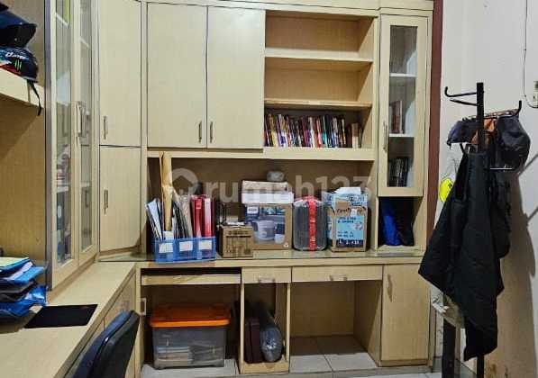 For Sale: Modernland Cluster, The Second Most Comfortable House in Modernland. 2