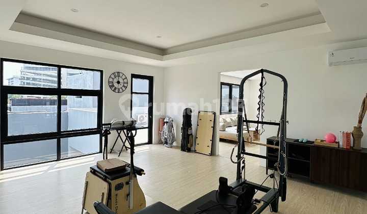 Dijual Rumah Baru Mewah Hoek di Cluster Amarylis Furnished - Alam Sutera 2