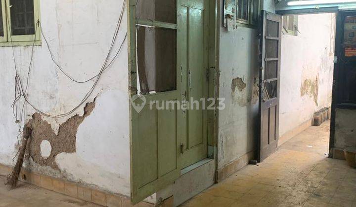 Di jual rumah bangunan tua harus renovasi 2