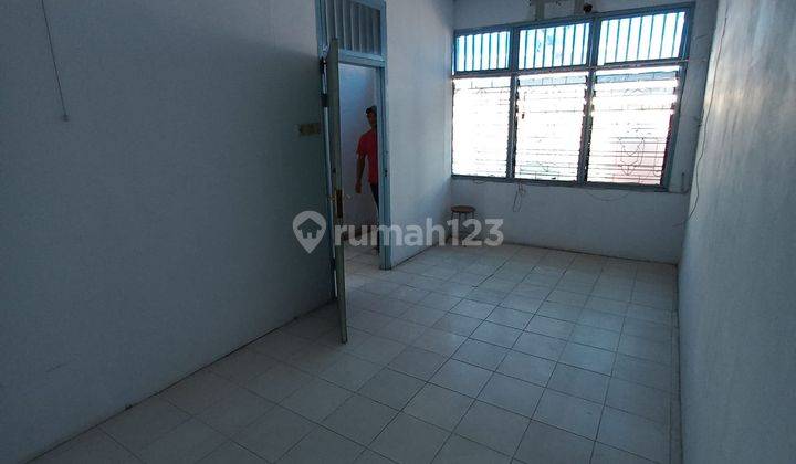 Di jual rumah lt 4 sudah renovasi dekat gajah mada 1